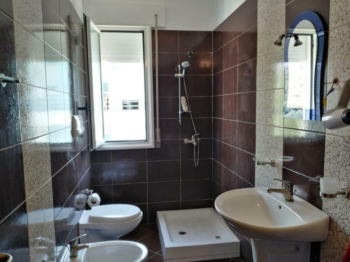 Residence Giulia Vlorë Eksteriør billede